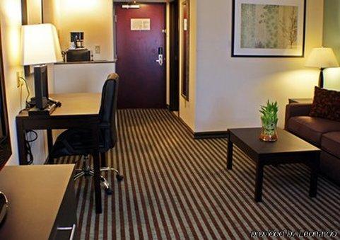 Comfort & I-35 Hotel 2*