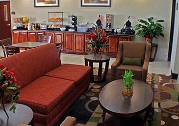 Hotel Comfort & I-35 Perry